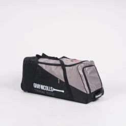 2024 Gray Nicolls Team 400 Wheelie Cricket Bag -Cricket Sales Store chah24bags holdalls team 400 wheelie black silver side 1